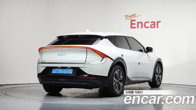Kia EV6 2022 — фото 2