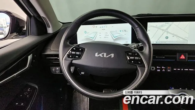 Kia EV6 2022 — фото 19