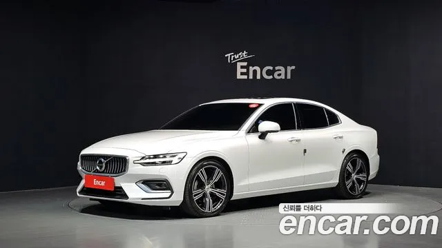 Volvo S60 2021 — фото 1