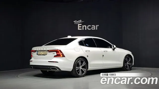 Volvo S60 2021 — фото 2