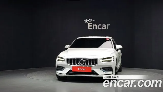 Volvo S60 2021 — фото 3