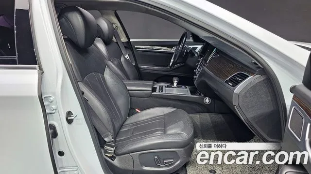 Genesis G80 2017 — фото 18