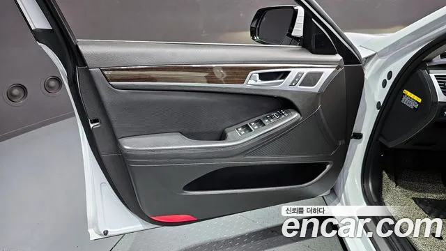 Genesis G80 2017 — фото 14