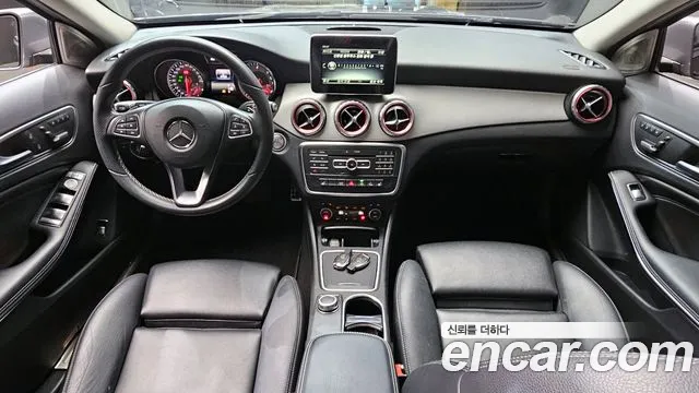 Mercedes-Benz GLA-Class 2017 — фото 10