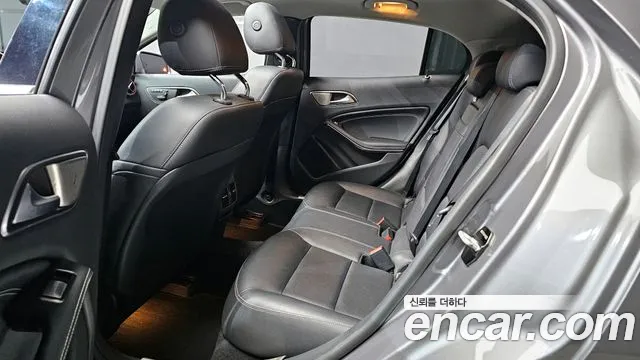 Mercedes-Benz GLA-Class 2017 — фото 16