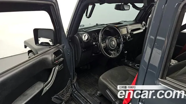 Jeep Wrangler 2016 — фото 16