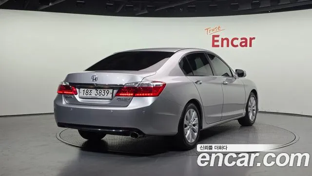Honda Accord 2015 — фото 2