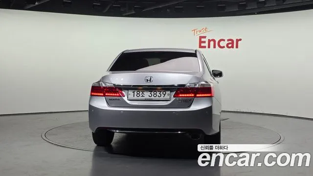 Honda Accord 2015 — фото 4