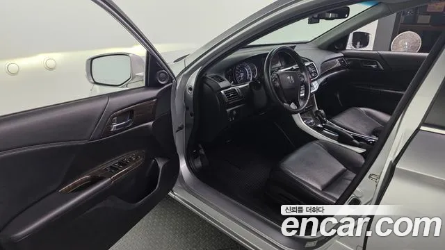 Honda Accord 2015 — фото 10