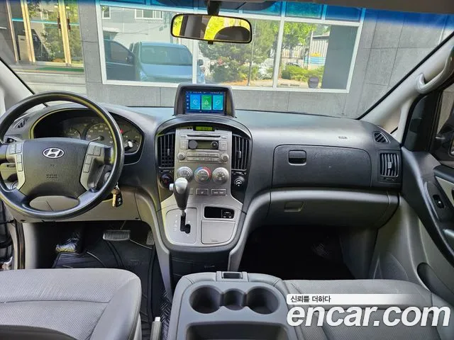 Hyundai Starex 2016 — фото 7