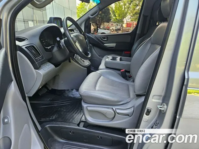 Hyundai Starex 2016 — фото 13