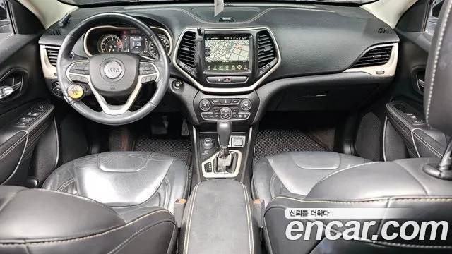 Jeep Cherokee 2017 — фото 10