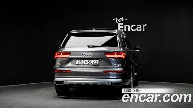 Audi Q7 2019 — фото 3