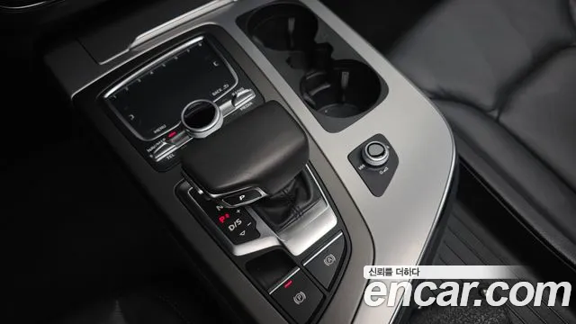 Audi Q7 2019 — фото 11