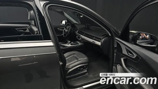 Audi Q7 2019 — фото 15