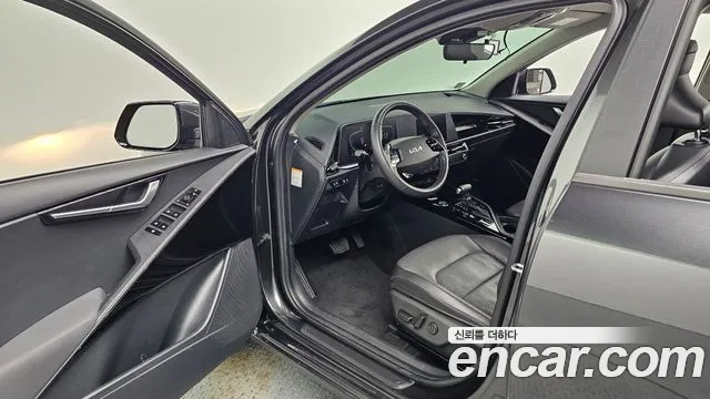 Kia Niro 2022 — фото 16