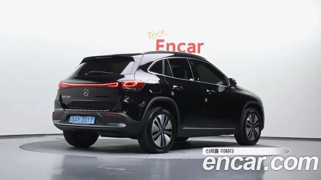 Mercedes-Benz EQA 2023 — фото 2