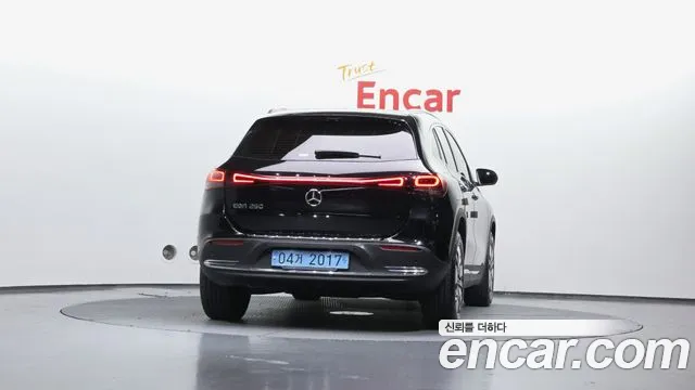 Mercedes-Benz EQA 2023 — фото 4