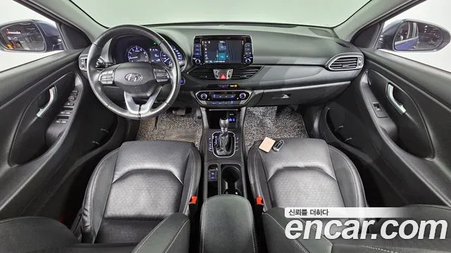 Hyundai i30 2018 — фото 10