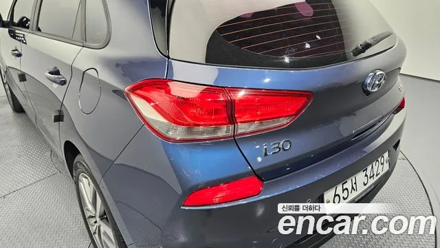 Hyundai i30 2018 — фото 9