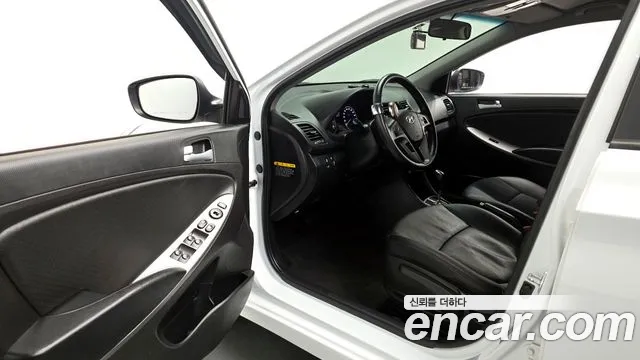 Hyundai Accent 2017 — фото 10