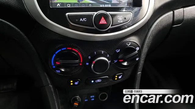 Hyundai Accent 2017 — фото 18
