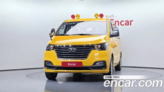 Hyundai Starex 2021 — фото 2