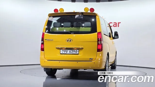 Hyundai Starex 2021 — фото 3