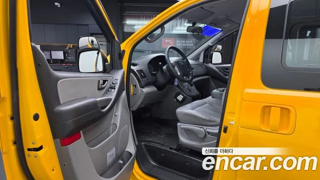 Hyundai Starex 2021 — фото 12