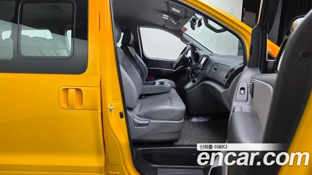 Hyundai Starex 2021 — фото 16