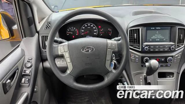 Hyundai Starex 2021 — фото 18