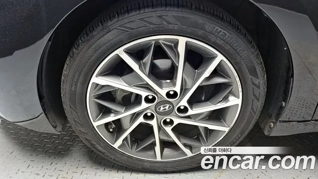 Hyundai AVANTE 2019 — фото 5
