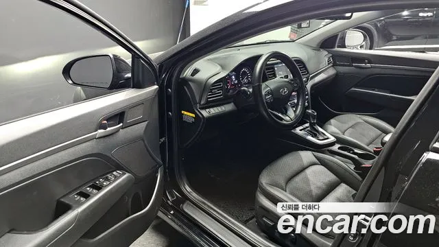 Hyundai AVANTE 2019 — фото 13
