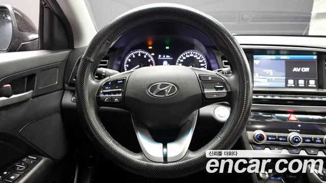 Hyundai AVANTE 2019 — фото 18
