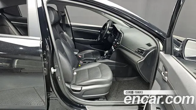 Hyundai AVANTE 2019 — фото 16