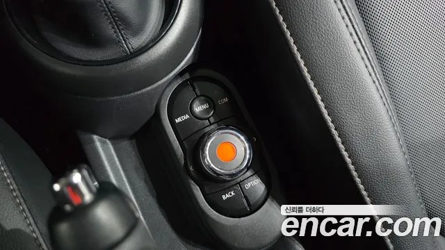 Mini Cooper 2020 — фото 12