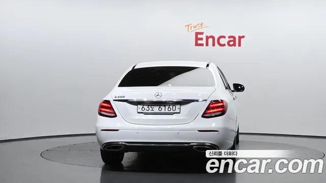 Mercedes-Benz E-Class 2018 — фото 4