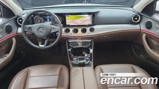 Mercedes-Benz E-Class 2018 — фото 10