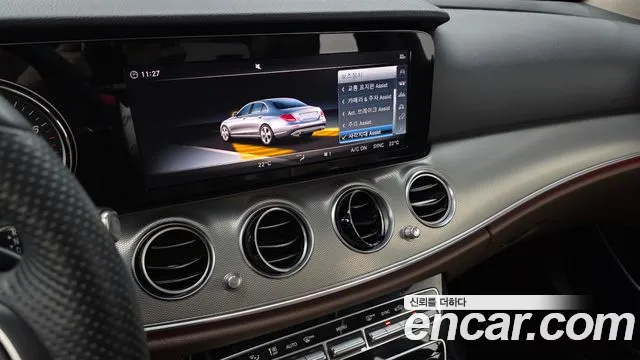 Mercedes-Benz E-Class 2018 — фото 20