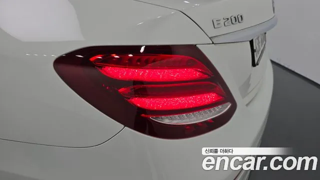Mercedes-Benz E-Class 2018 — фото 9