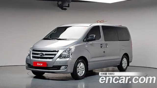 Hyundai Starex 2018 — фото 1