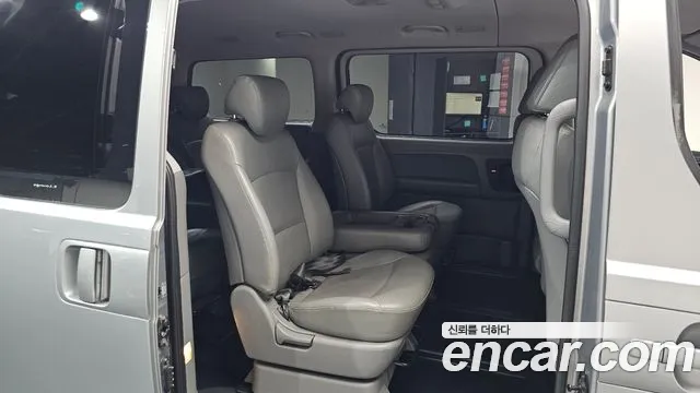 Hyundai Starex 2018 — фото 17