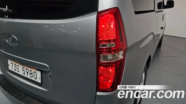 Hyundai Starex 2018 — фото 9