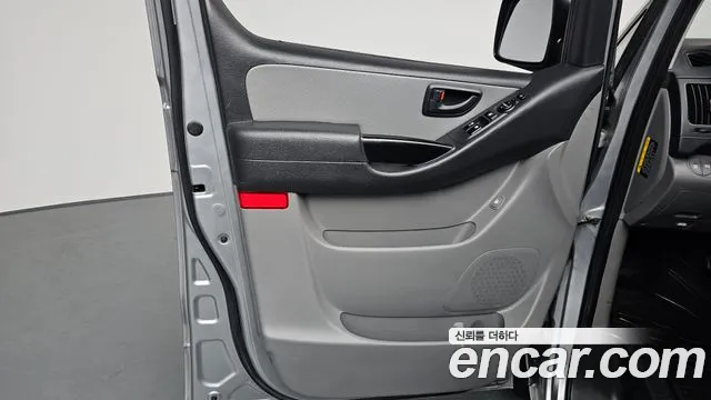 Hyundai Starex 2018 — фото 14