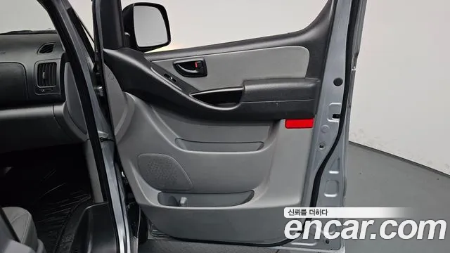 Hyundai Starex 2018 — фото 15