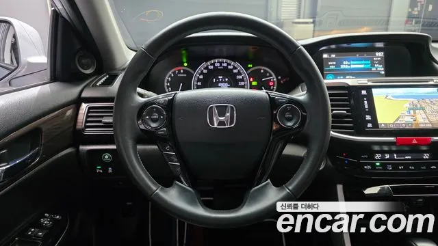 Honda Accord 2016 — фото 13