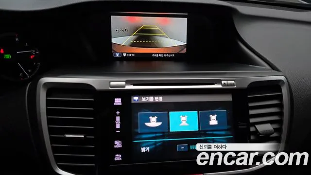 Honda Accord 2016 — фото 18