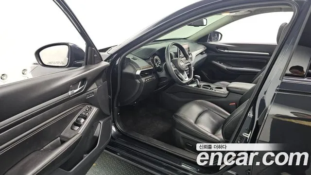 Nissan Altima 2019 — фото 10