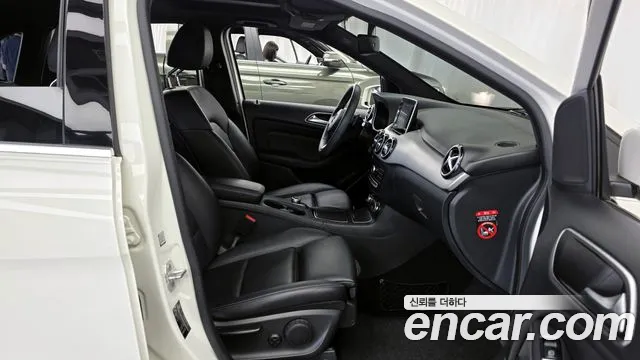 Mercedes-Benz B-Class 2018 — фото 17