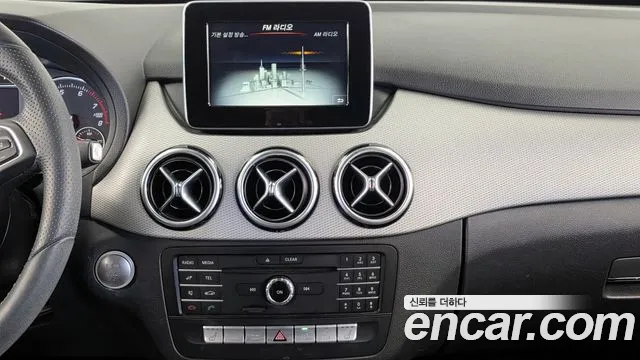 Mercedes-Benz B-Class 2018 — фото 19